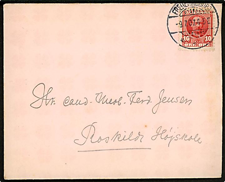 10 øre Fr. VIII på brev fra Frederiksborg d. 9.7.1907 til Roskilde. På bagsiden ank.stemplet med lapidar Roeskilde d. 9.7.1907.