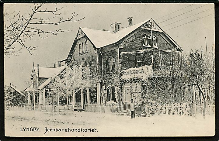Lyngby, Jernbanekonditoriet i sne. K. Henriksen no. 26711. Kvalitet 8