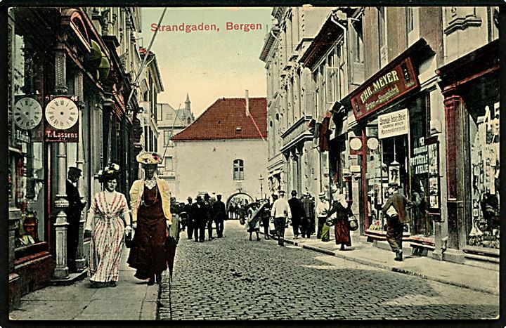 Bergen, Strandgaden med forretninger. M. & Co. no. 11. Kvalitet 8