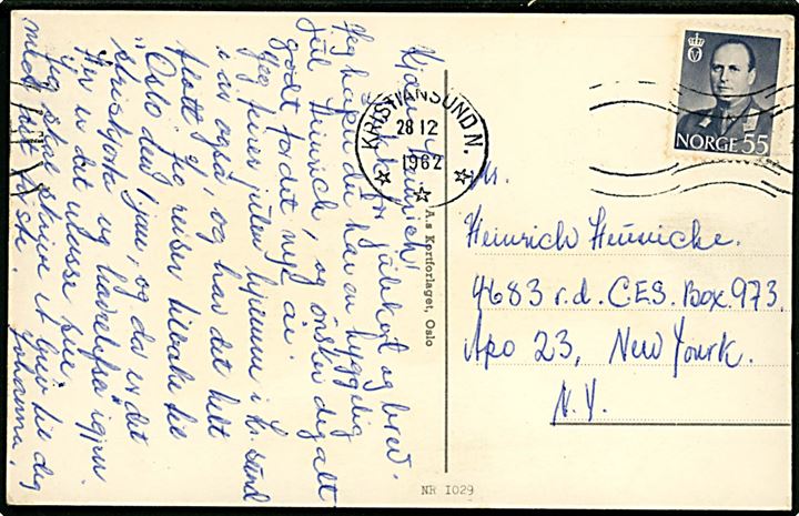 55 øre Olav single på brevkort fra Kristiansund N. d. 28.12.1962 til dansk arbejder på Thule Basen, Grønland - adresseret via amerikansk feltpostadresse APO 23, New York, USA.