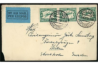 4d Luftpost i 3-stribe på luftpostbrev fra Cape Town d. 27.1.1932 via Paris og Malmö Luftpost til Stockholm, Sverige. Lille hj.skade.