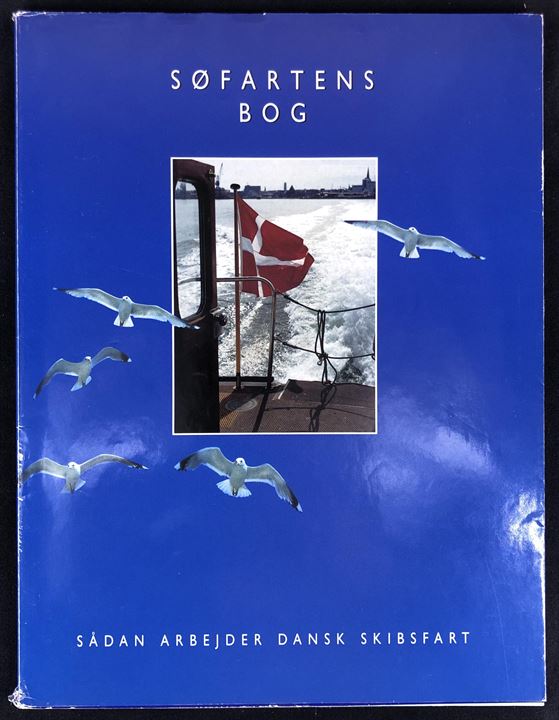 Søfartens Bog - sådan arbejder dansk Skibsfart. 152 sider illustreret beskrivelse udgivet af Foreningen til Søfartens Fremme.