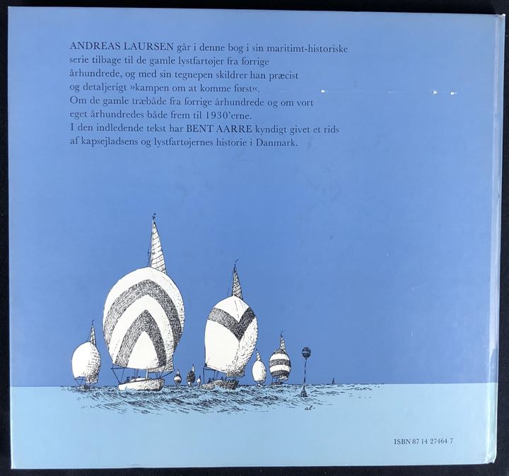 Danske lystfartøjer gennem 100 år med tegninger og beskrivelser af Andreas Laursen. 80 sider.