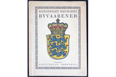 Kongeriget Danmarks Byvaabener. Samlemappe udgivet af Kaffe Hag A/S i København med 86 indklæbede Byvåben mærkater. 