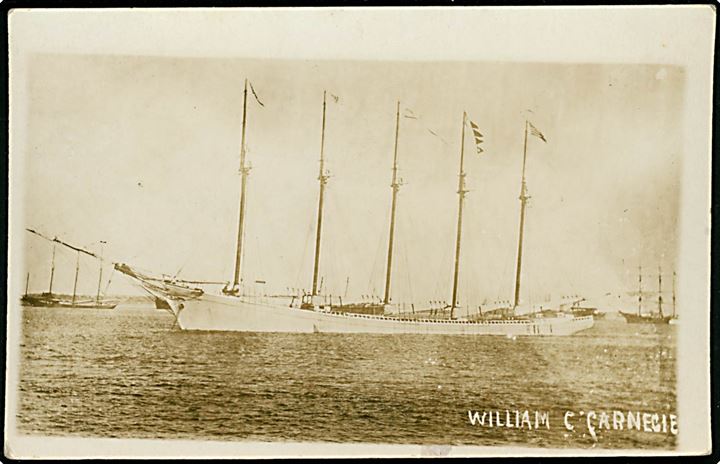 William C. Carnegie, amerikansk 5-mastet skonnert. Fotokort u/no.