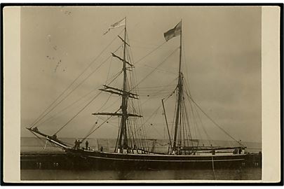 Vikingen, svensk skonnertbrig. Tidl. Niels Juel af Svendborg, solgt 1908 til Sverige og forlist d. 28.11.1910. Fotokort u/no.