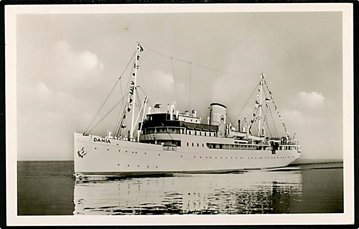 20 pfg. på brevkort (M/S Dania) annulleret med skibsstempel Detutsche Schiffspost MS Dania Lübeck - Kopenhagen d. 9.6.1955 til Malmö, Sverige.