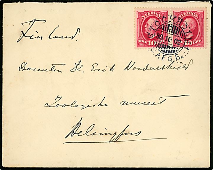 10 öre Oscar II i parstykke på brev fra Stockholm d. 30.10.1902 til Docent Dr. Erik Nordenskiöld, Zoologisk Museum i Helsingfors, Finland. 
