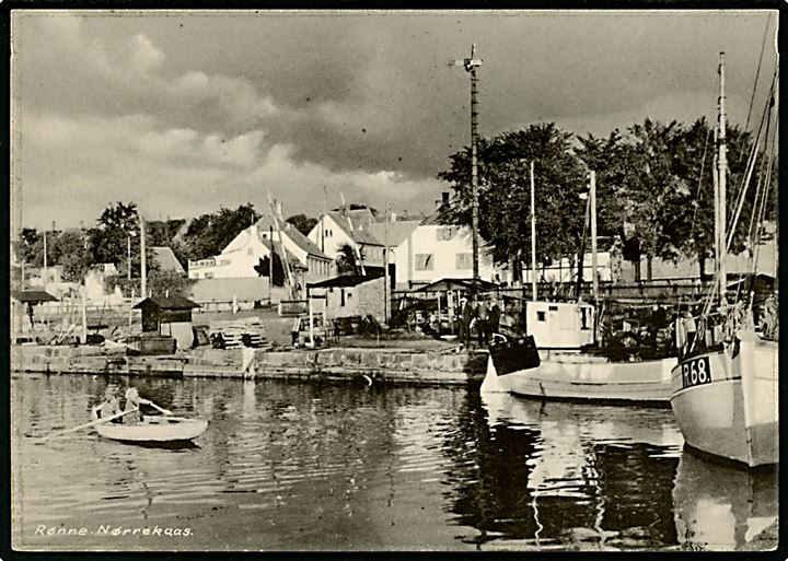 Nørrekaas havn med fiskefartøjer. Colberg no. 2036.