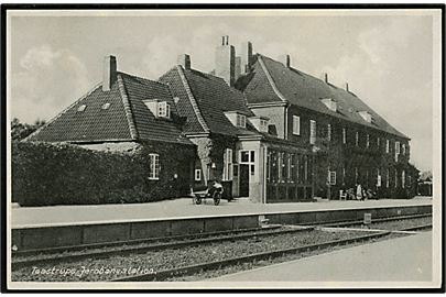 Taastrup Jernbanestation. Stenders no. 81541.