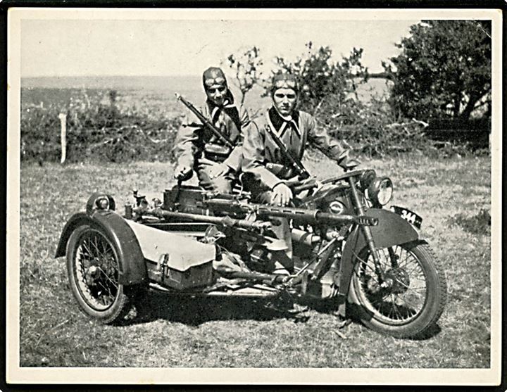 Kampene d. 9.4.1940. Motorcykel med den berømte Danske 20 mm Maskinkanon. Fotograf Th. Christesen. Svagt hjørne knæk.