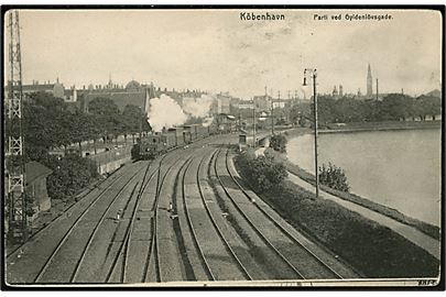 Købh. Gyldenløvsgade med jernbanen og kørende tog. N.N. no. 94.