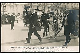 Gæster ankommer til Chr. X og Dr. Alexandrine's reception i Paris d. 17.5.1914.