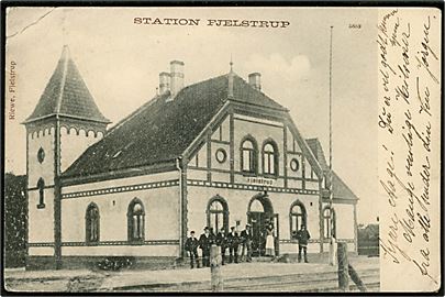 Fjelstrup station med personale. Riewe no. 5853. Frankeret med 2 pfg. Germania (5) og annulleret med bureaustempel Hadersleben - Christiansfeld Bahnpost Zug 11 d. 18.6.1903 til Hals, Danmark. Hjørne skade.