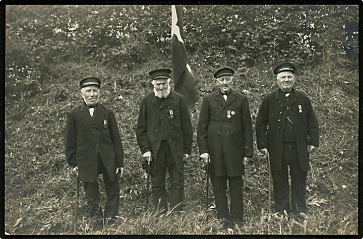 Genforening. Veteraner fra krigen i 1864. Fotokort u/no.