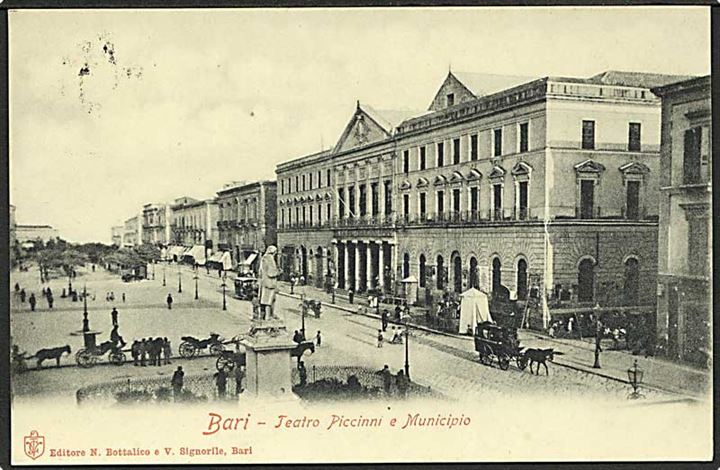 Teatret Piccinni og rådhuset i Bari, Italien. N. Bottalico u/no.