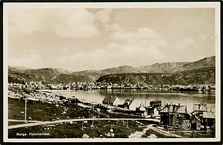 Hammerfest, havneparti. Frankeret med 7 øre Posthorn og annulleret med sejlende bureaustempel Trondheim - Kirkeves d. 28.6.1939 til Tyskland.