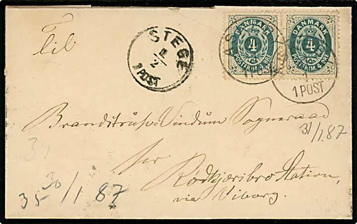 4 øre Tofarvet i parstykke på brev annulleret med lapidar Askeby d. 31.1.1887 via Stege d. 1.2.1887 til Brandstrup-Vindum Sogneraad pr. Rødkjærsbro Station.