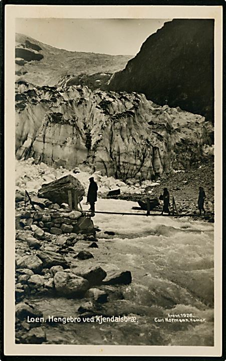 Loen. Hængebro ved Kjendalbræ. Fotokort C. Normann no. 1926.