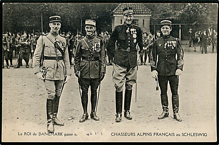 Genforening. Kong Chr. X møder officerer fra de franske CIS styrker - 22nd Chasseurs Alpins. 