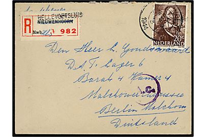 20 c. single på anbefalet brev fra Hellevoetsluis d. 4.1.1944 til DAF Lager 6 i Berlin, Tyskland. Passér stemplet Ac fra Köln.
