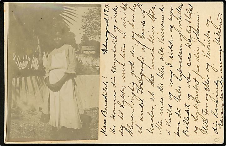 5 bit Fr. VIII helsagsbrevkort opfrankeret med 5 bit Fr. VIII med påklæbet fotografi af negerkvinde fra Frederiksted d. 17.9.1910 til Vivild Præstegaard pr. Allingaabro.