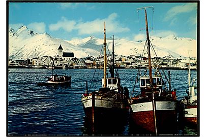 Svolvær, havneparti med fiskefartøjer. K. Aune no. F-4250-9.