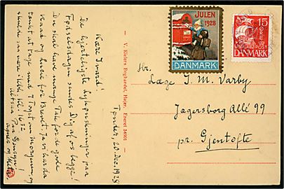 15 øre Karavel og Julemærke 1928 på brevkort (Faarene græsser paa Højer Dige) dateret d. 20.12.1928 og annulleret med violet posthornstempel TØNDER NORD (TØNDER) til Gentofte. Anvendt ca. 14 mdr. tidligere end registreret i Skilling/Bendix.