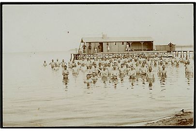 Soldater tager bad. Fotokort fra omkring 1. verdenskrig. U/no.