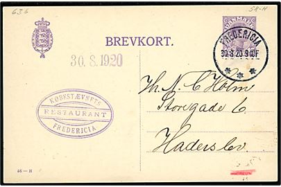 15 øre Chr. X helsagsbrevkort (fabr. 58-H) annulleret med brotype III Fredericia d. 30.8.1920 til Haderslev. Sendt fra Købestævnets Restaurant Fredericia.