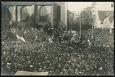 Genforening. Tyske soldater fra Reichswehr forlader Flensburg d. 24.1.1920 umiddelbart inden afstemningen. Fotokort u/no.