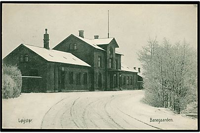 Løgstør jernbanestation i sne. Stenders no. 19061.