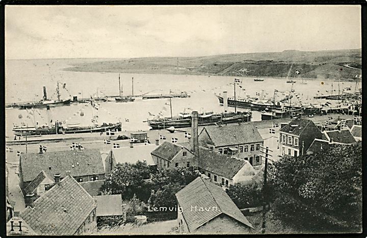 Lemvig havn med kongeskibet Dannebrog under kongebesøget i 1908. Splidsboel no. 16104.