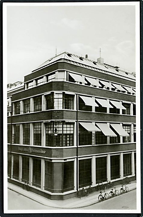 Pilestræde 34 Det Berlingske Hus tegnet af Bent Helweg-Møller og opført 1928. No. 4111. Kvalitet 9