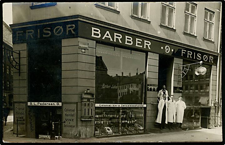 Kultorvet 9 Chr. T. Petersen’s Frisør og Barber salon. Fotokort u/no. Kvalitet 8