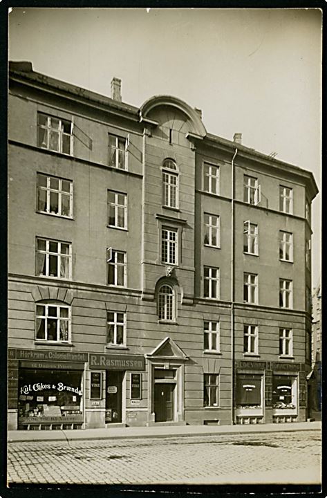 Burmeistersgade 1 hj. Prinsessegade med Hørkram og Fedevare forretning. Fotokort u/no. Kvalitet 7