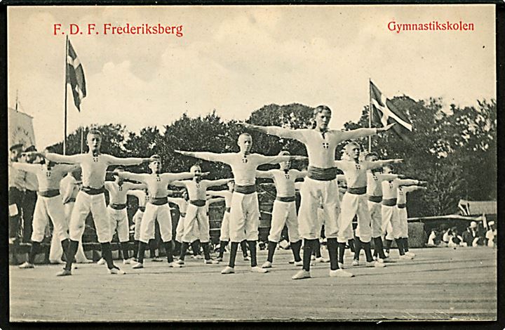 F.D.F. (Frivillig Drenge Forbund) Frederiksberg. Gymnastikskolen. U/no. Kvalitet 9