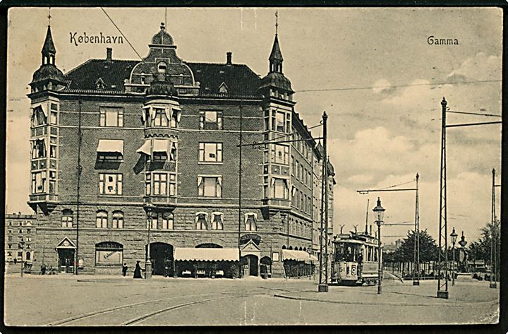 Strandboulevarden med ejendommen “Gamma” og sporvogn linie 9 vogn 154. P. Alstrup no. 9149. Kvalitet 7