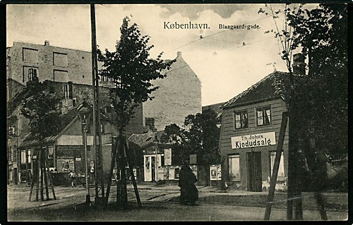 Blaagaardsgade med Th. Johns Kjødudsalg. Fritz Benzen no. 681. Kvalitet 9