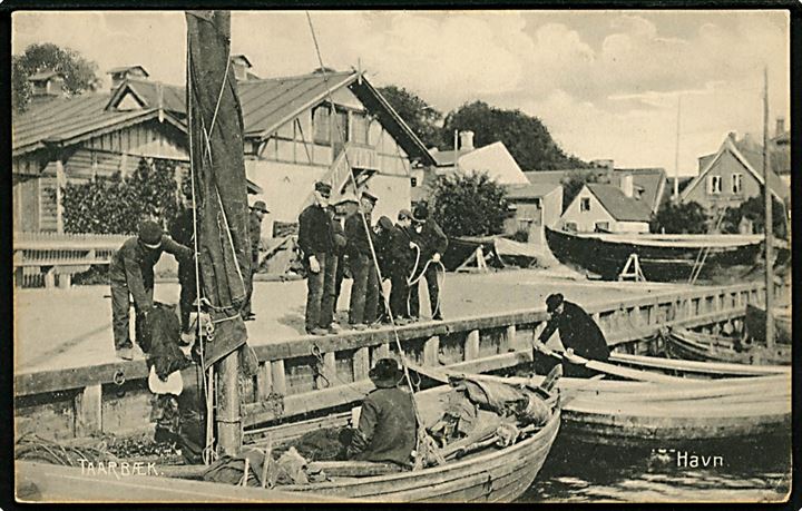 Taarbæk havn med fiskefartøjer. Stenders no. 4789. Kvalitet 8