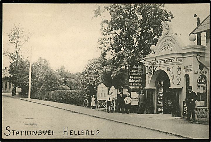 Hellerup, Stationsvej 6 “Hellerup Stations Kiosk. P. Alstrup no. 9011 med reklame tiltryk. Kvalitet 7a