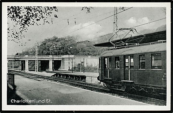 Charlottenlund station med 2-tog. Stenders no. 69296. Kvalitet 9