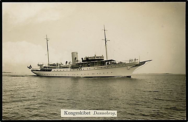 Marine. “Dannebrog”, kongeskib. Fotokort u/no. Kvalitet 8