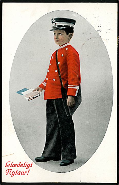 Nytårskort med dreng klædt ud som postbud. Stenders no. 91690.