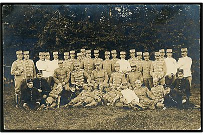 Soldater gruppe. Fotokort anvendt som julekort 1913.