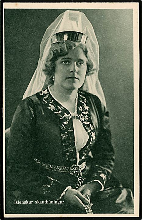 Islandsk kvinde i brudedragt. H. Arnason.