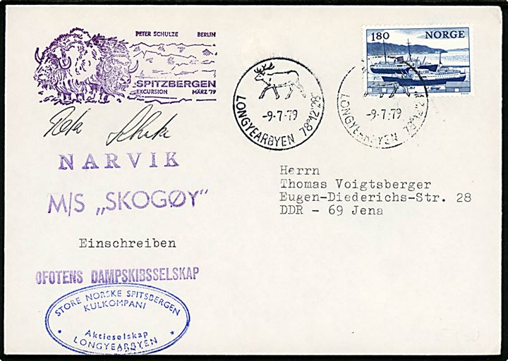 1,80 kr. Hurtigruten på filatelistisk kuvert annulleret Longyearbyen på Svalbard d. 9.7.1979 til Jena, Østtyskland. Flere sidestempler fra bl.a. M/S Skogøy 