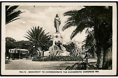 Malta, monument og i baggrunden rutebil. Frankeret med 3d George VI og sendt som luftpost fra Valetta d. 17.1.1948 til Sverige.