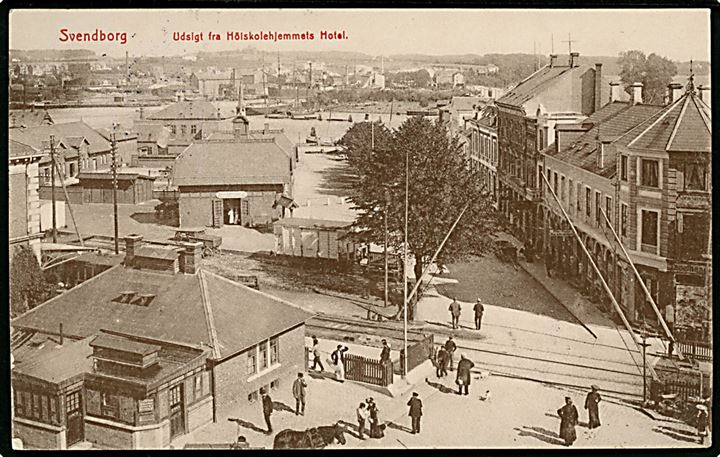 Svendborg, udsigt fra Höiskolehjemmet med jernbaneoverskæring og jernbanestation. J. Brorson no. 1528.