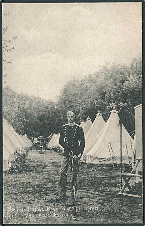 Hs. Kgl. Højhed Kronprinsen i Lejren ved Frederiksværk. Fot. G. Brøns Høeg, kbh no. 18703.